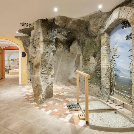 Wellnesshotel Waldruh מלון 3*
